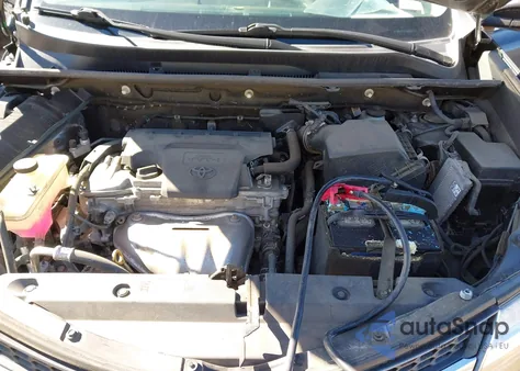 2015 Toyota Rav4 Xle z USA, uszkodzony, nr VIN 2T3RFREV2FW249841